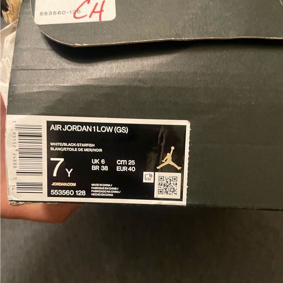 Jordan lows - Picture 2 of 3